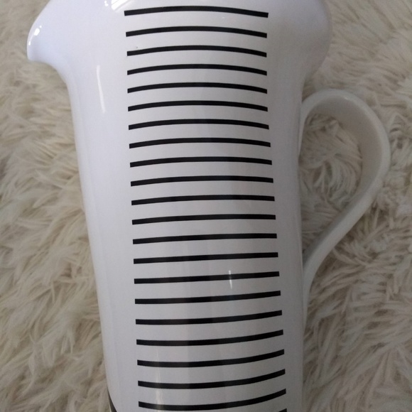 Deruta Italy Tiriduzzi Handmade Tall White Pitcher - Picture 2 of 6